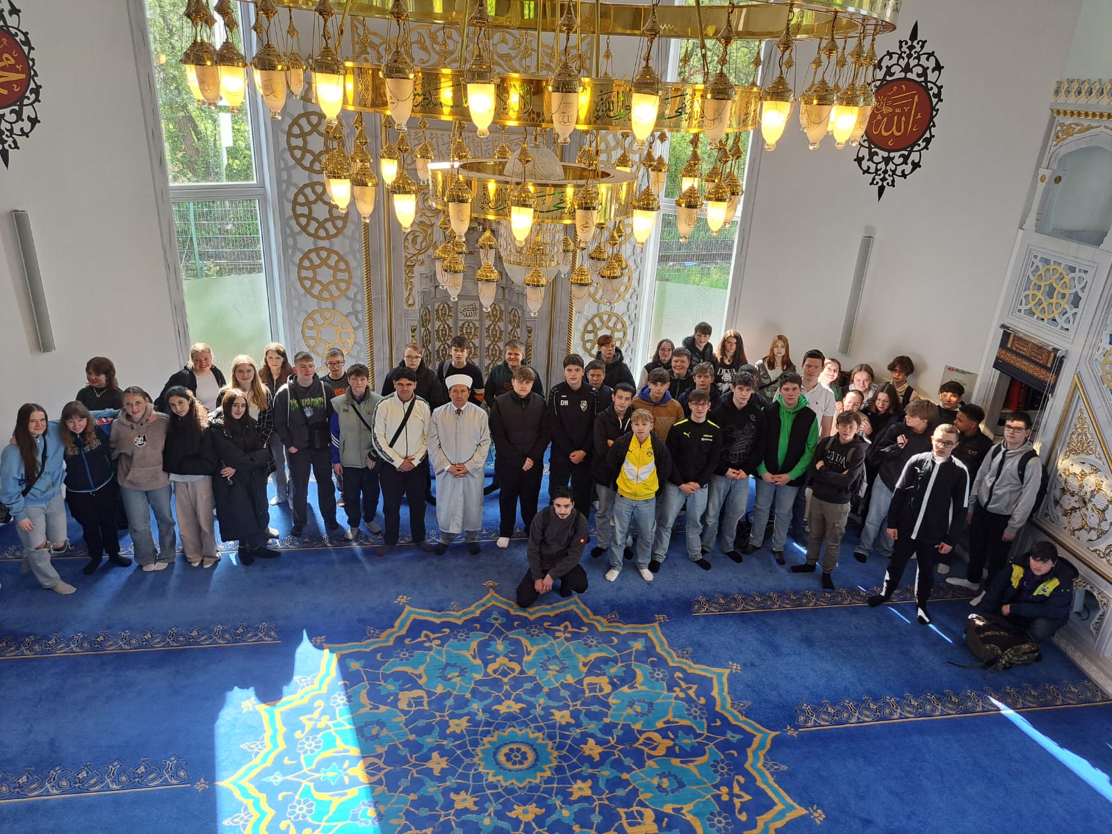 Mehr über den Artikel erfahren Besuch der Moschee in Attendorn